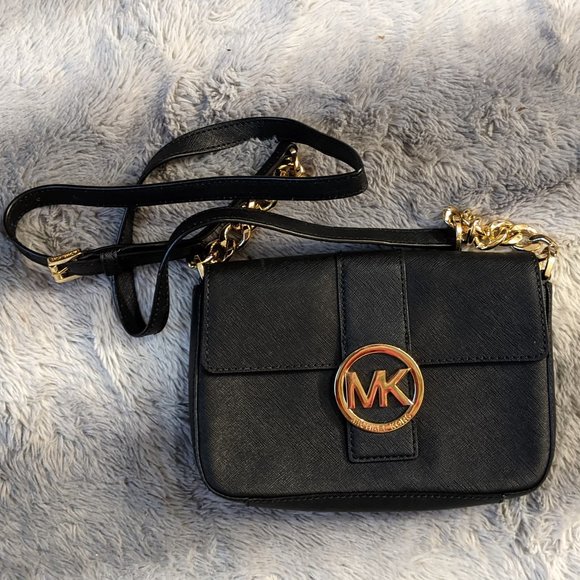 Michael Kors Handbags - Authentic Michael Kors Saffiano Sling Bag LIKE NEW